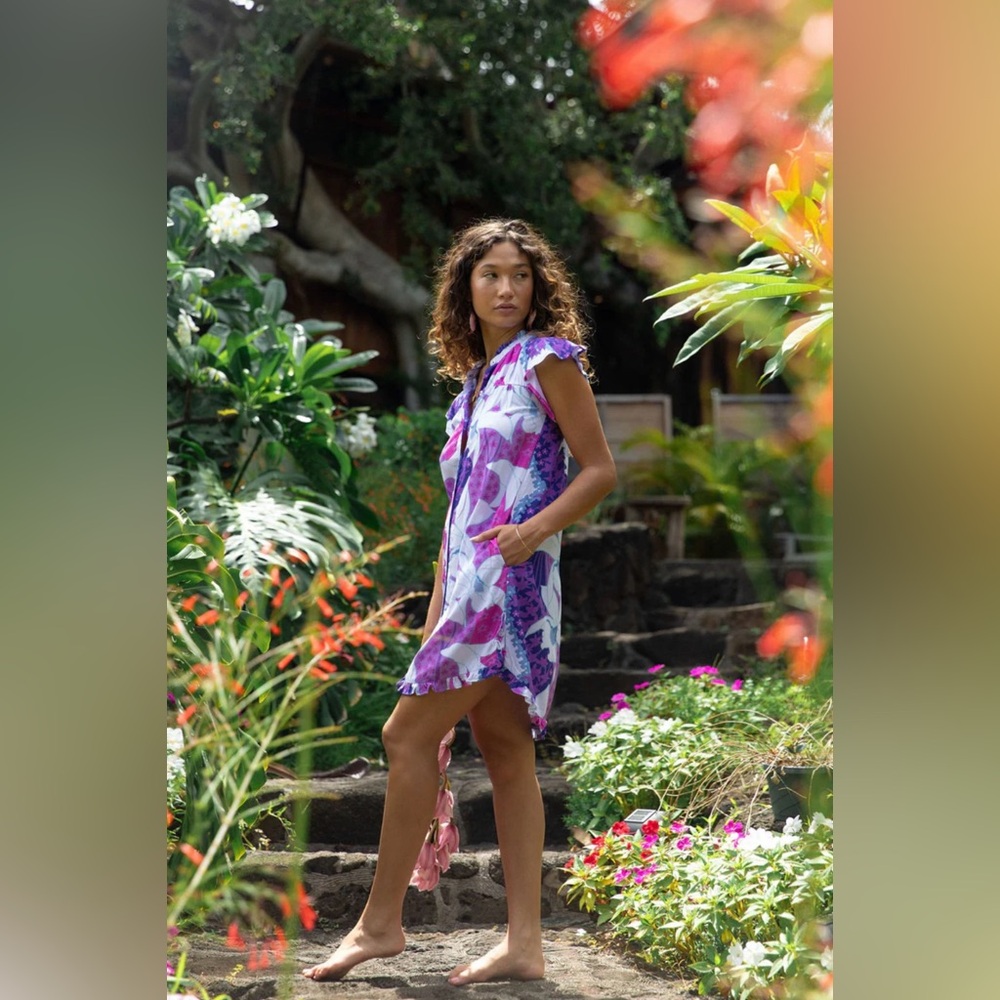 ❌SOLD❌ Eternal Summer Hawaii Mary Dress in Purple Jade's Orchids - Picture 3 of 7